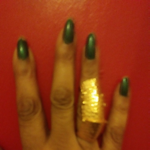 Cool Gold Tone Knuckle Ring🌷 - Picture 3 of 5